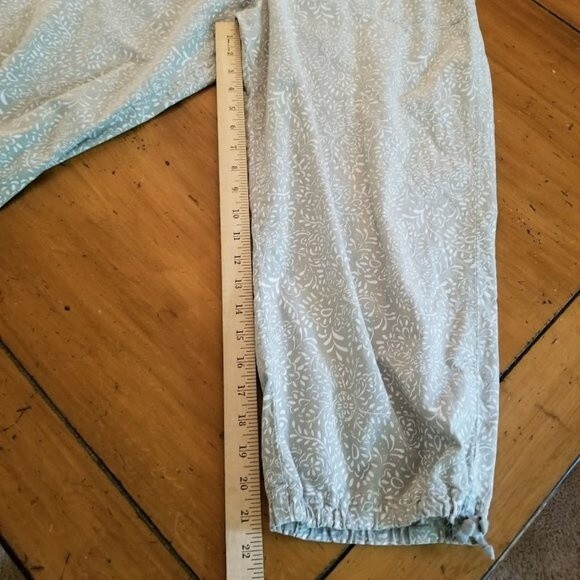 Fresh Produce Boho 100% Cotton Capri Pants Sage Green Floral Print, Size L - Picture 12 of 14